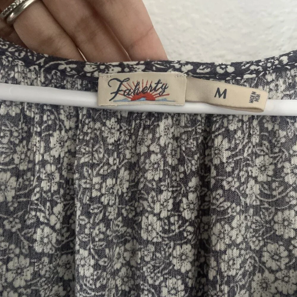 FAHERTY Amira Top Ditsy Floral Women's Size M Pullover Cottagecore Coastal - Picture 3 of 5